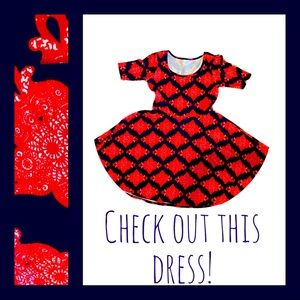 This dress is so flattering!